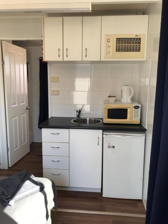 Australian Hotel Winton Budget Hotel Accommodation 外观 照片