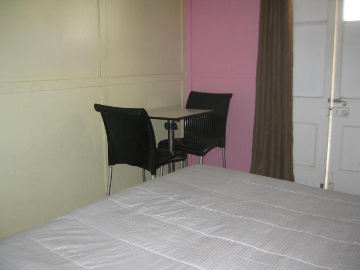 Australian Hotel Winton Budget Hotel Accommodation 外观 照片