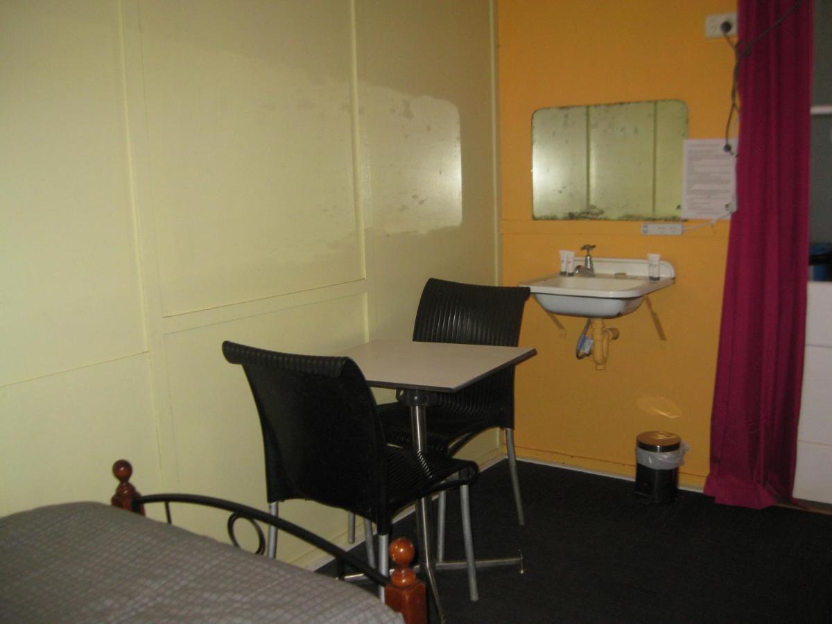 Australian Hotel Winton Budget Hotel Accommodation 外观 照片