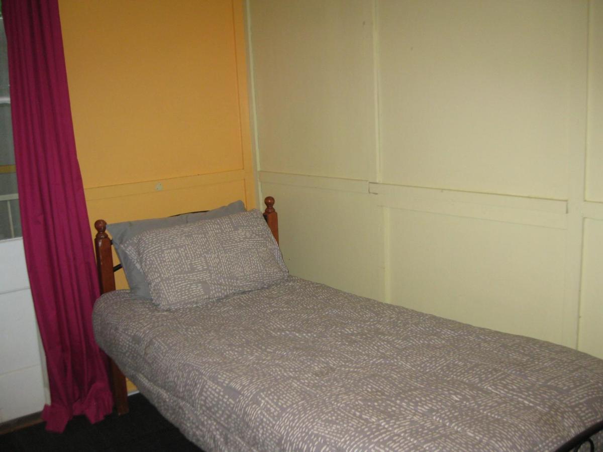 Australian Hotel Winton Budget Hotel Accommodation 外观 照片